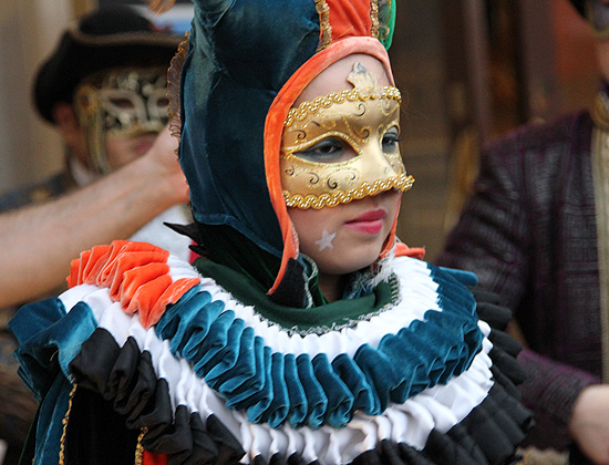 Венецианский карнавал-маскарад в Макао